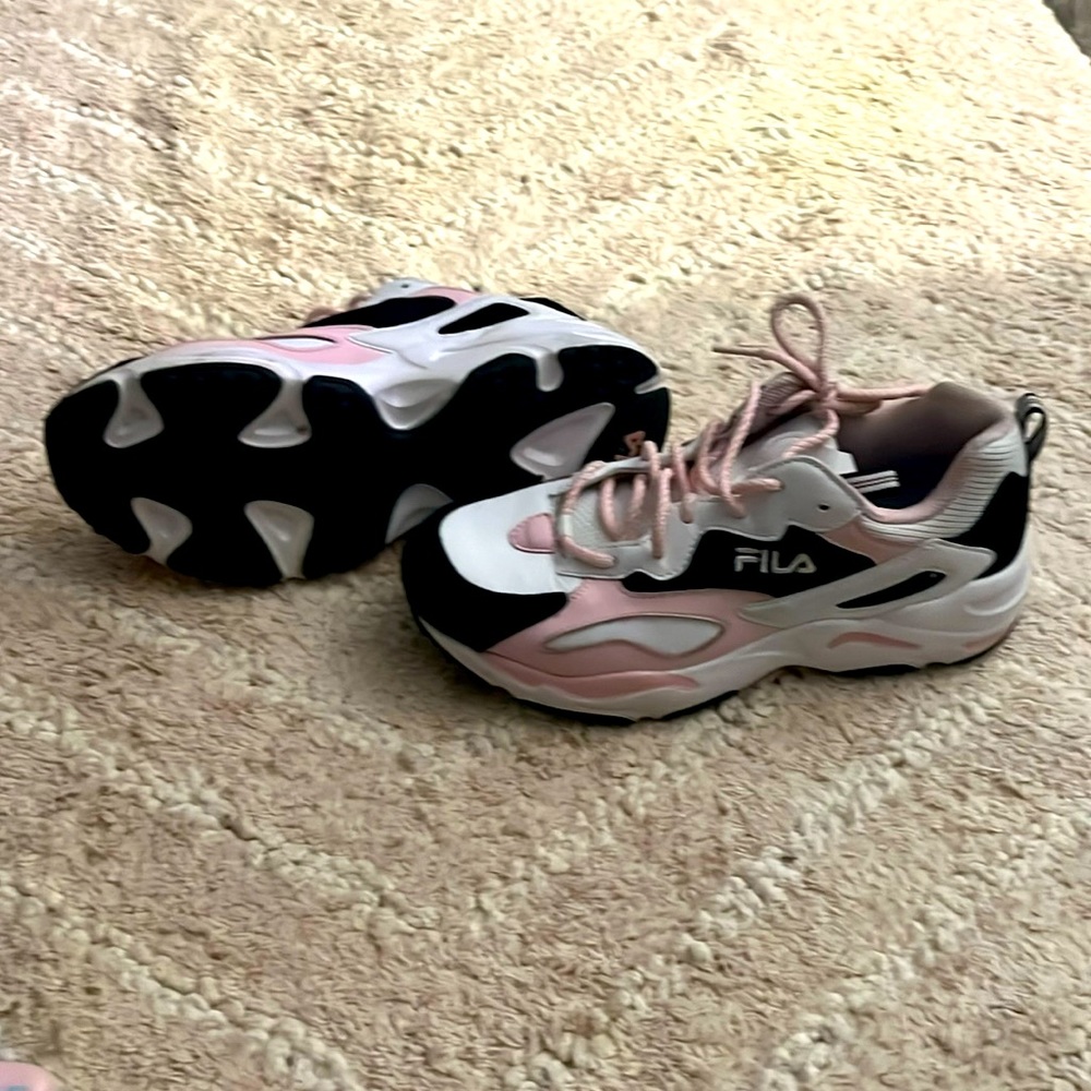 Fila  8 1/2 Sneakers